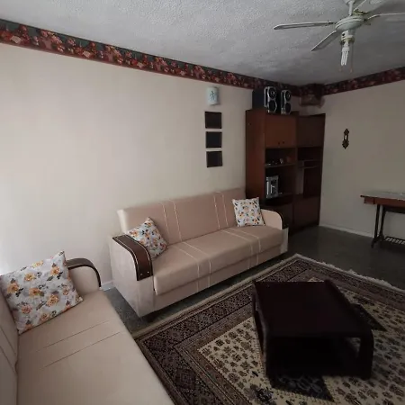Kusadasi Davutlar 2+1 Flat For Rent